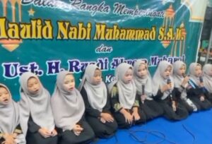 Peringati Maulid Nabi dan Haul ke-3, KH Rusdi Akrom Mubarok, Langgar Waqof Darul Huda Tegaskan Peran sebagai Pusat Pendidikan Karakter Umat