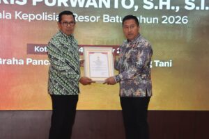AKBP Aris Purwanto Terima Penghargaan atas Dedikasinya Bangun Sinergi, Kolaborasi antara Polres Batu dan Pemerintah Kota Batu