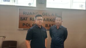Resnarkoba Polres Batu dan BNN Kota Batu Berkoordinasi Lakukan Rehab 2 Pemuda asal Pasuruan 